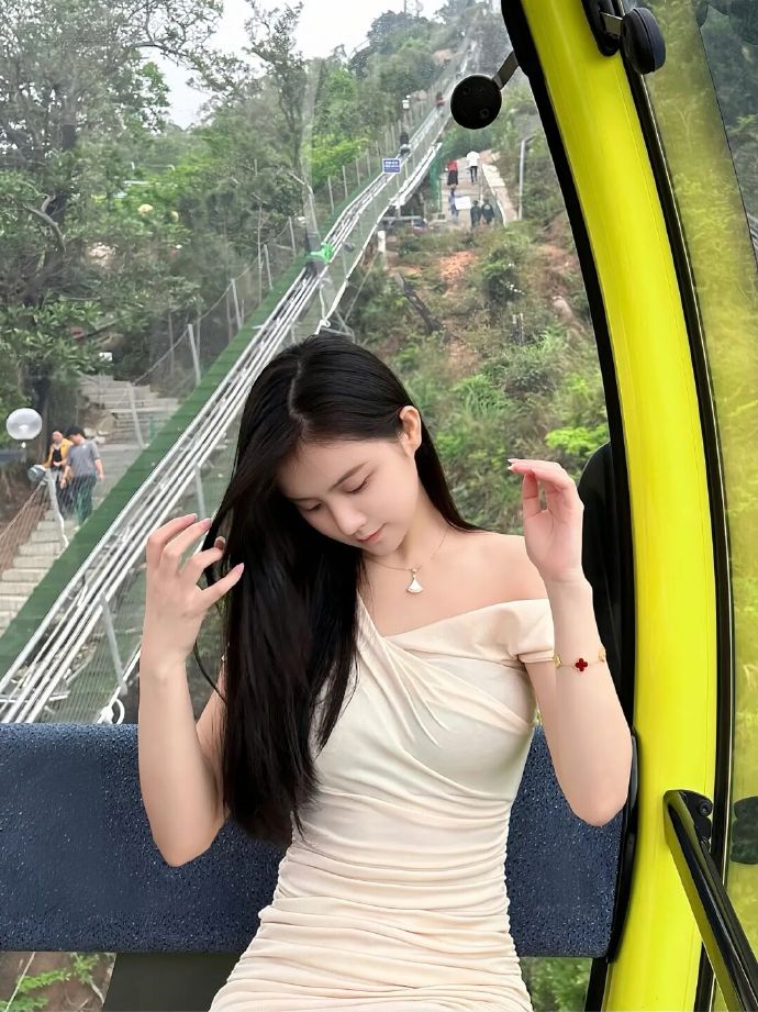 倪萍揭示邹市明夫妇婚姻困境：投资失败超2亿，综艺暴露矛盾